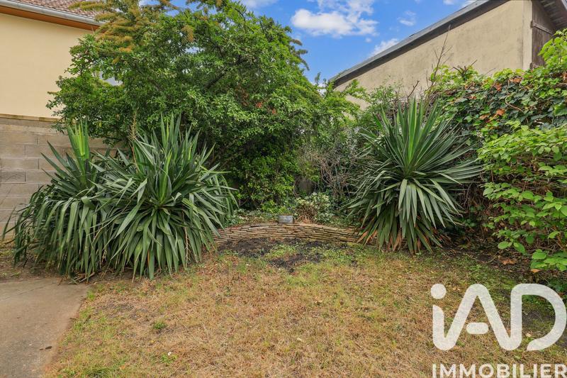 Maison - 230 m² - 9 pièces