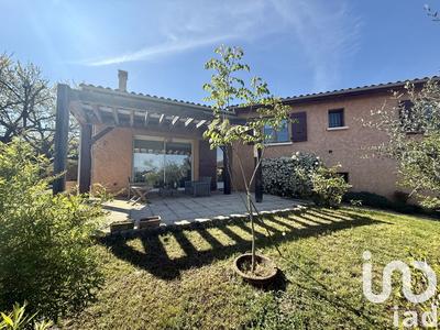 Maison - 255 m² - 7 pièces