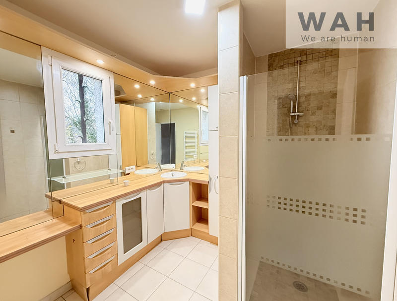 Maison - 141 m² - 5 pièces