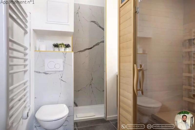 Studio - 100 m² - 9 pièces