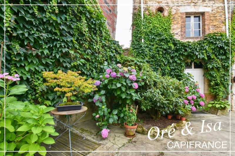 Maison de village - 338 m² - 15 pièces