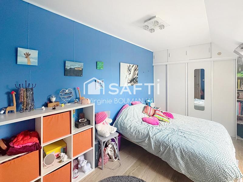 Maison - 236 m² - 8 pièces