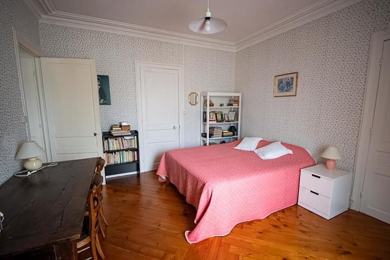 Maison - 250 m² - 9 pièces