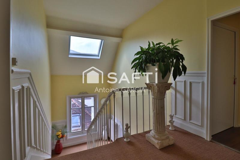 Maison de maîtres - 600 m² - 12 pièces