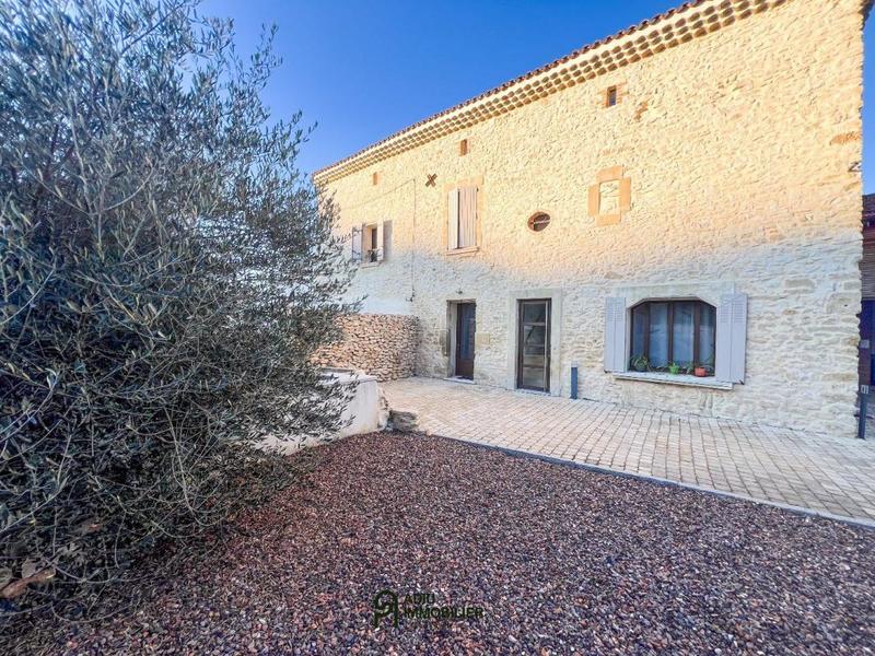 Mas - 300 m² - 6 pièces