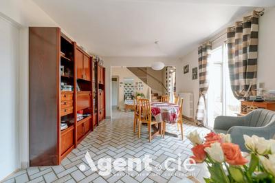 Maison - 184 m² - 7 pièces