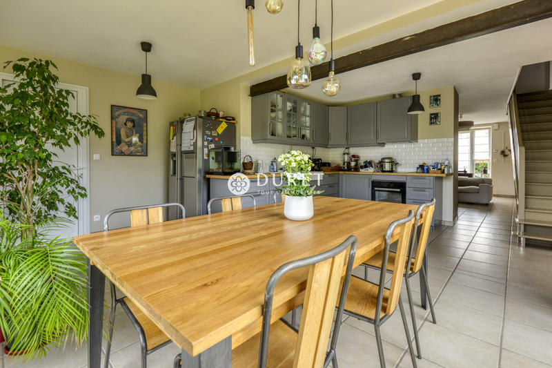 Maison - 198 m² - 6 pièces