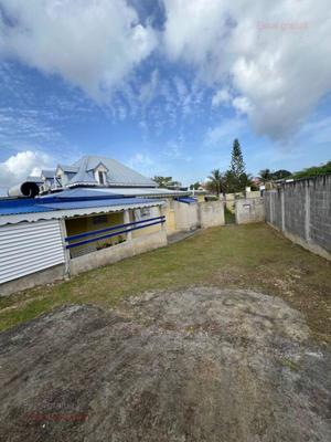 Maison - 334 m² - 12 pièces