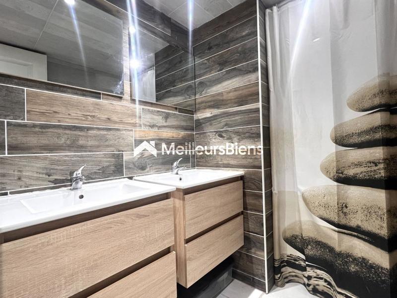 Maison - 171 m² - 8 pièces