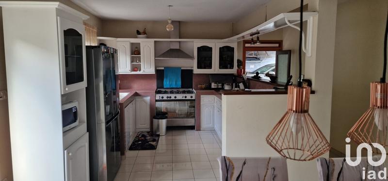 Maison - 280 m² - 10 pièces