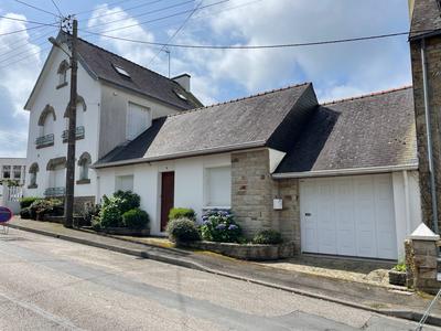 Maison - 180 m² - 9 pièces