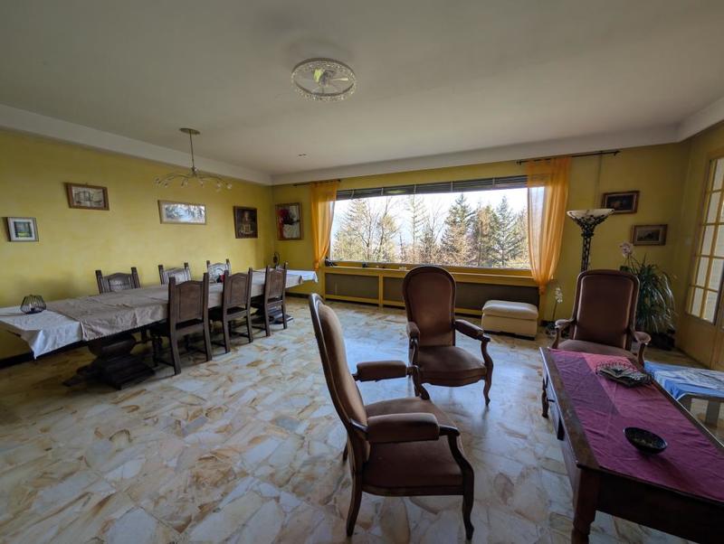 Villa - 257 m² - 8 pièces