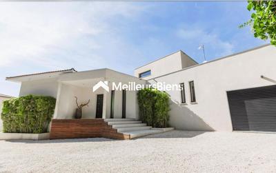 Propriété - 200 m² - 6 pièces