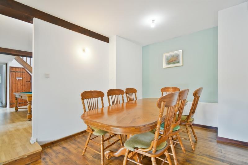 Propriété - 274 m² - 8 pièces