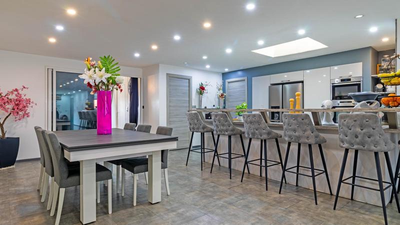 Local commercial - 274 m² - 4 pièces