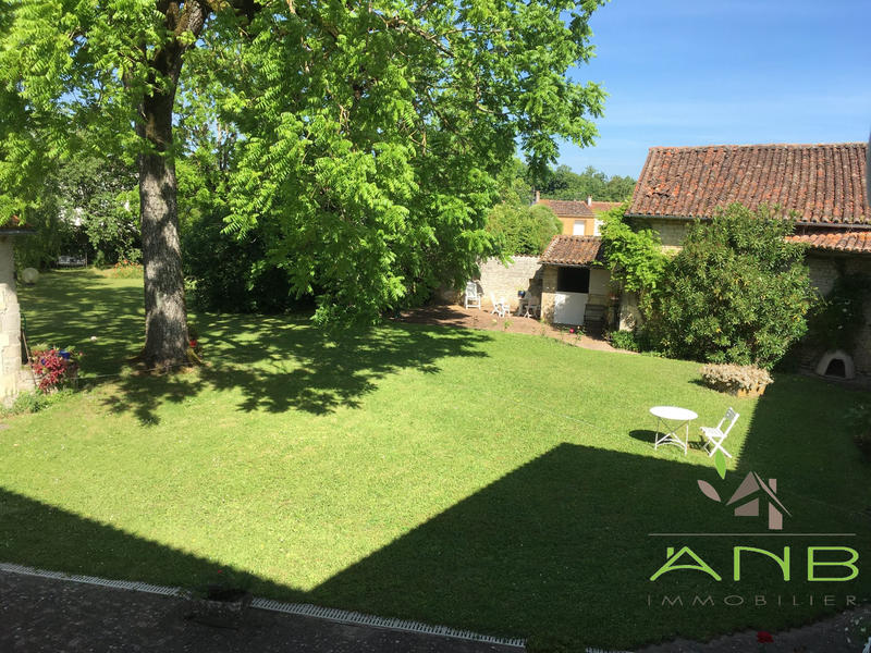 Maison - 481 m² - 12 pièces