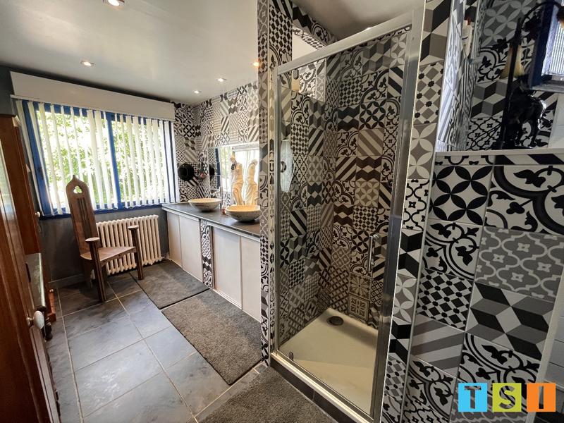 Maison - 151 m² - 6 pièces