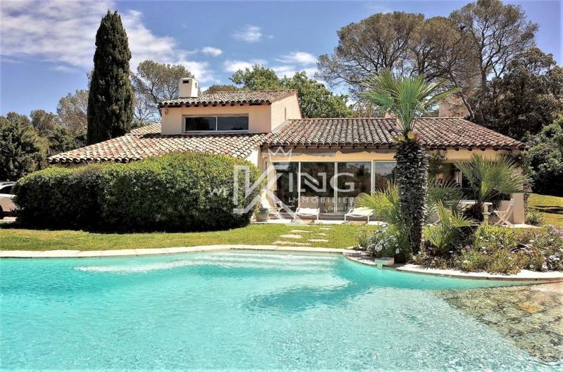 Villa - 205 m² - 6 pièces
