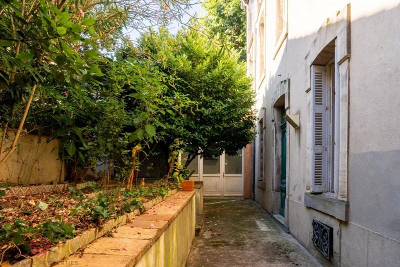 Maison de village - 282 m² - 8 pièces