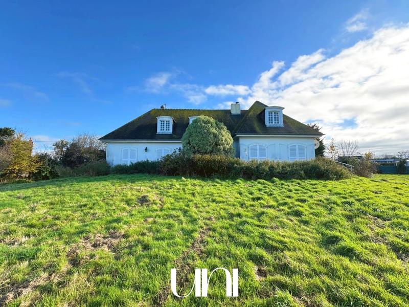 Maison - 208 m² - 8 pièces