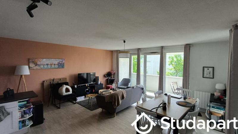 Chambre - 15 m² - 1 pièce