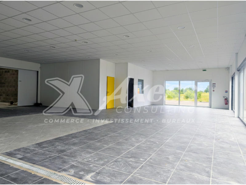 Local d'activité / Entrepôt - 414 m²