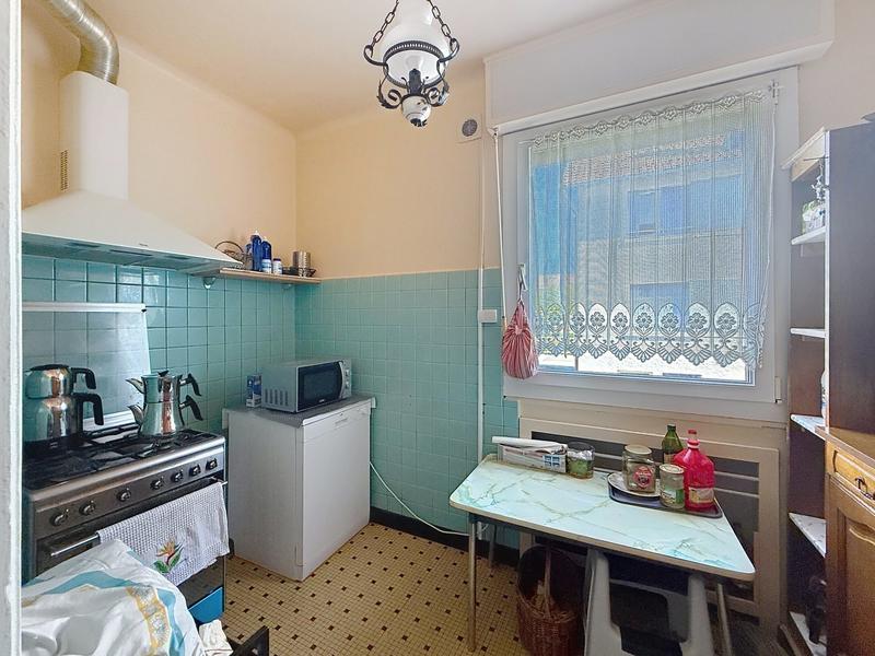 Maison - 240 m² - 10 pièces