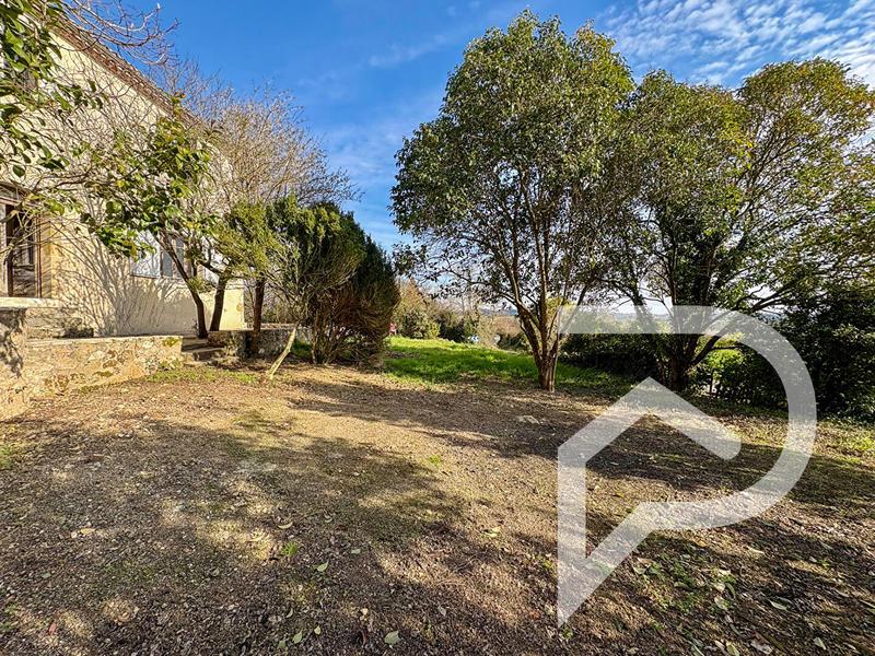 Maison - 260 m² - 7 pièces