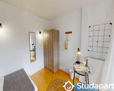 Chambre - 100 m² - 1 pièce