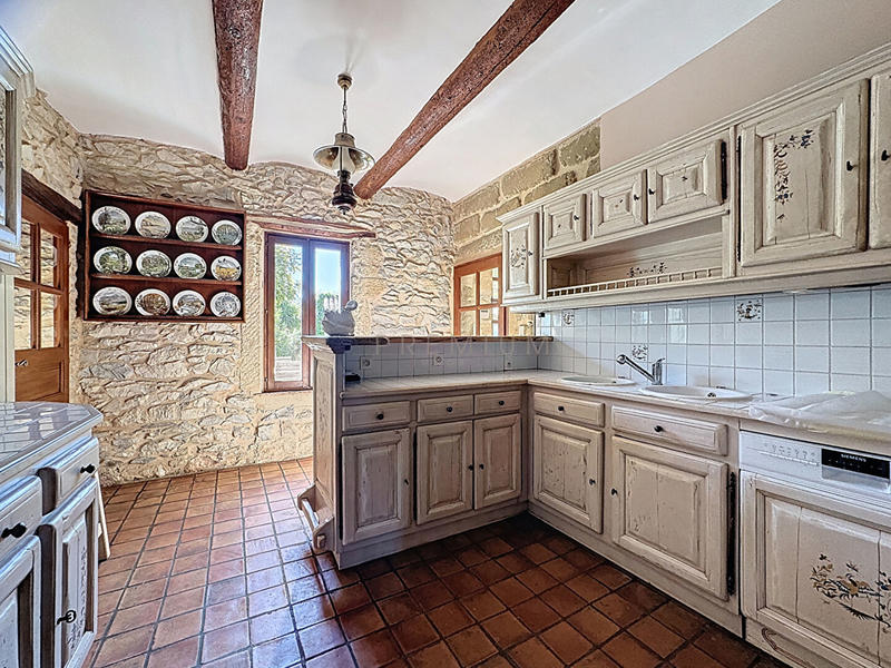 Maison - 331 m² - 9 pièces