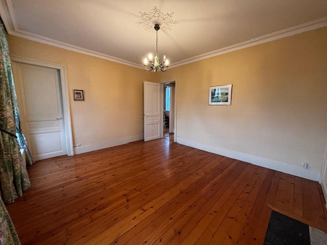 Propriété - 160 m² - 7 pièces