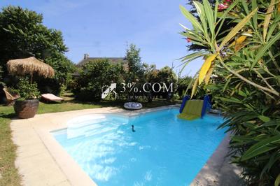 Maison - 290 m² - 9 pièces