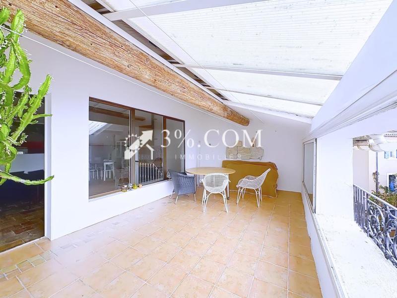 Maison - 215 m² - 8 pièces