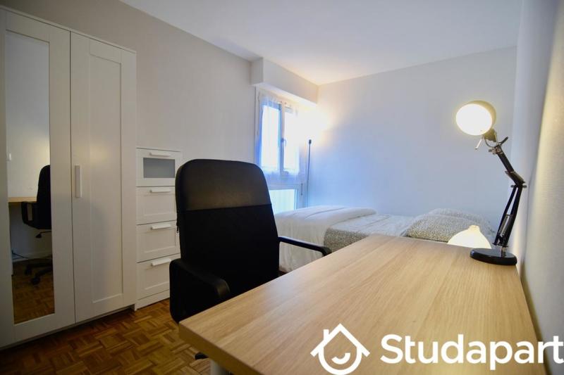 Chambre - 12 m² - 1 pièce