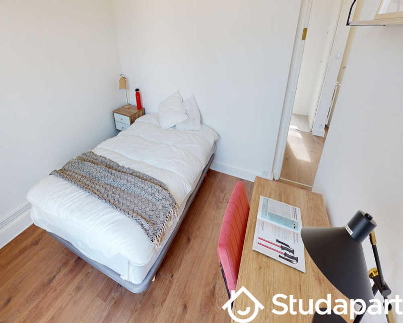 Chambre - 90 m² - 1 pièce