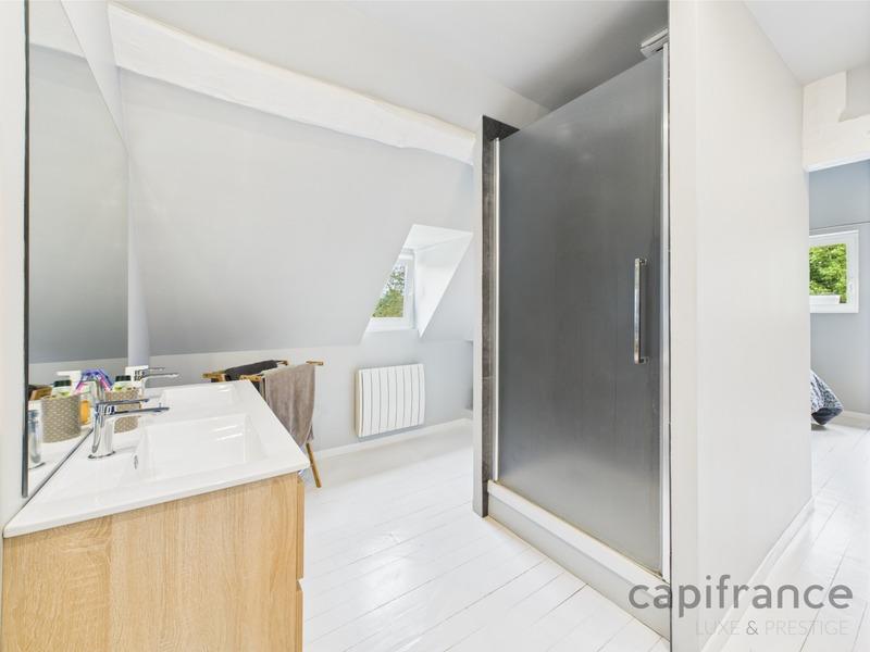 Maison - 188 m² - 9 pièces