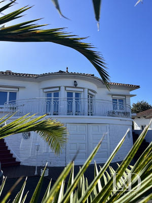 Maison contemporaine - 213 m² - 8 pièces