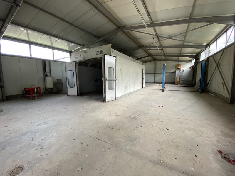 Entrepôt - 296 m²