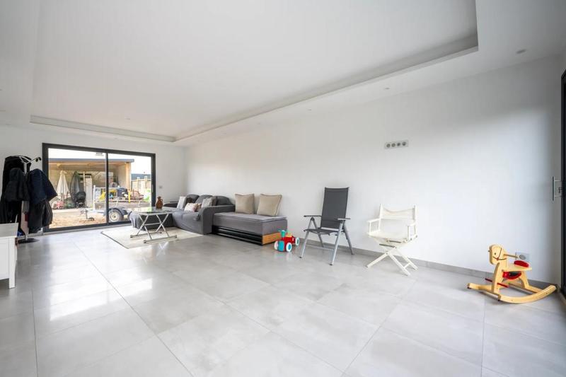 Maison - 168 m² - 8 pièces