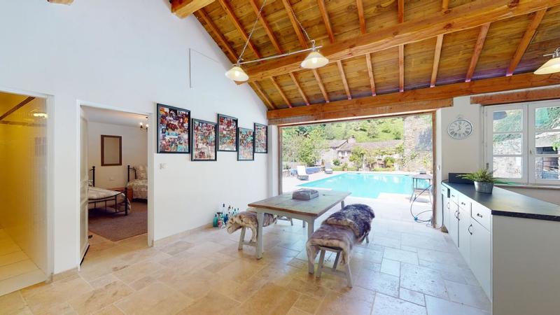 Moulin - 423 m² - 10 pièces