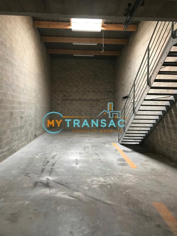 Local d'activité / Entrepôt - 118 m²