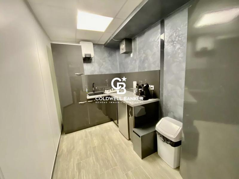 Bureau - 91 m² - 1 pièce