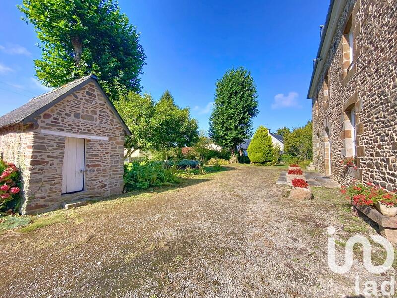 Maison - 219 m² - 6 pièces