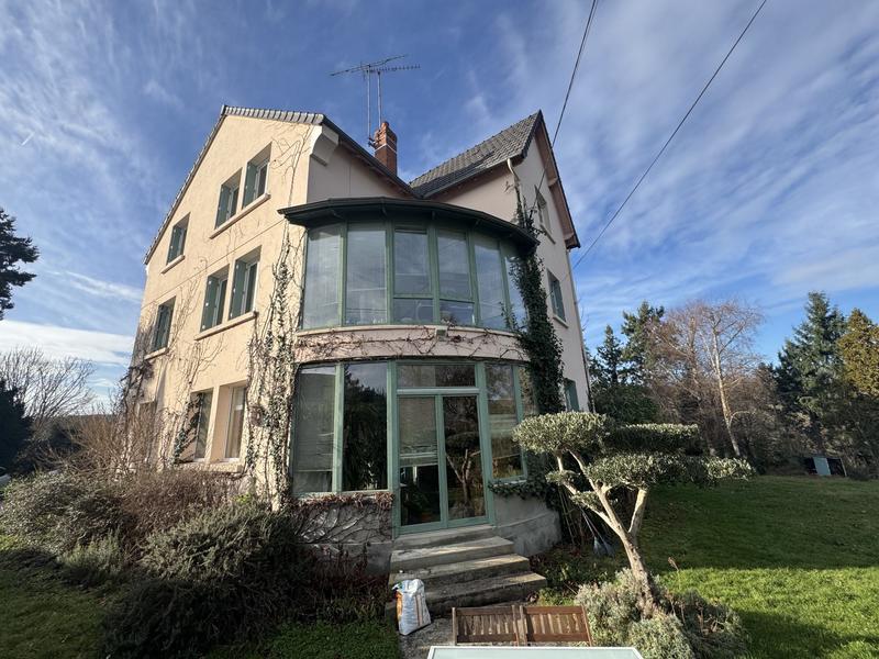 Maison - 180 m² - 7 pièces