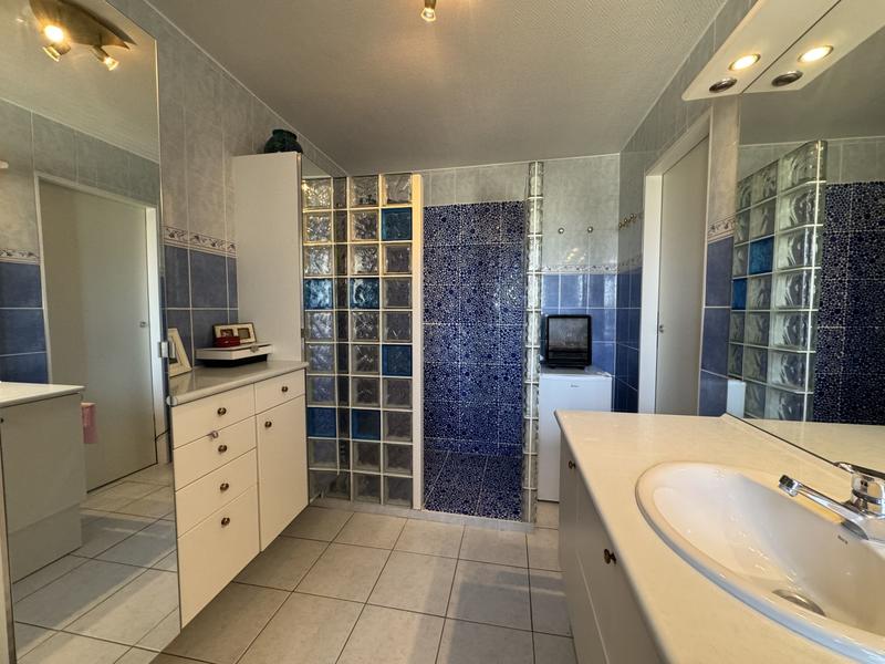 Immeuble mixte - 168 m² - 7 pièces