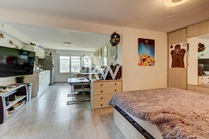 Maison - 213 m² - 10 pièces