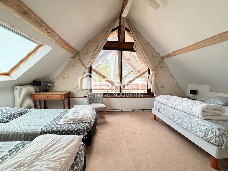 Maison - 220 m² - 7 pièces