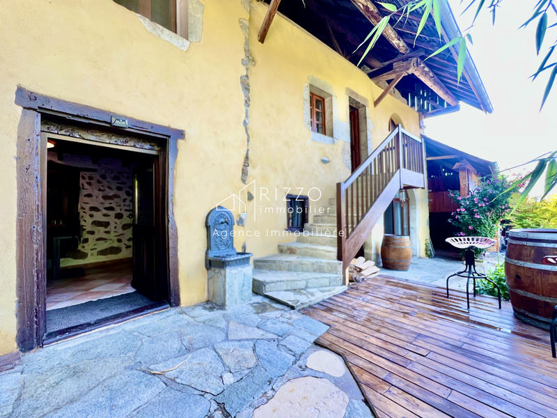 Maison - 180 m² - 7 pièces