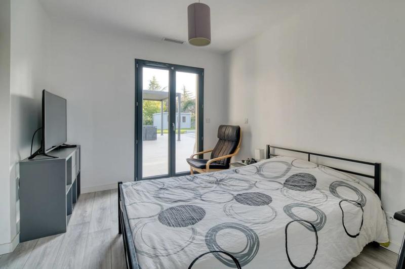 Maison - 220 m² - 7 pièces