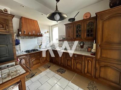 Maison - 158 m² - 9 pièces